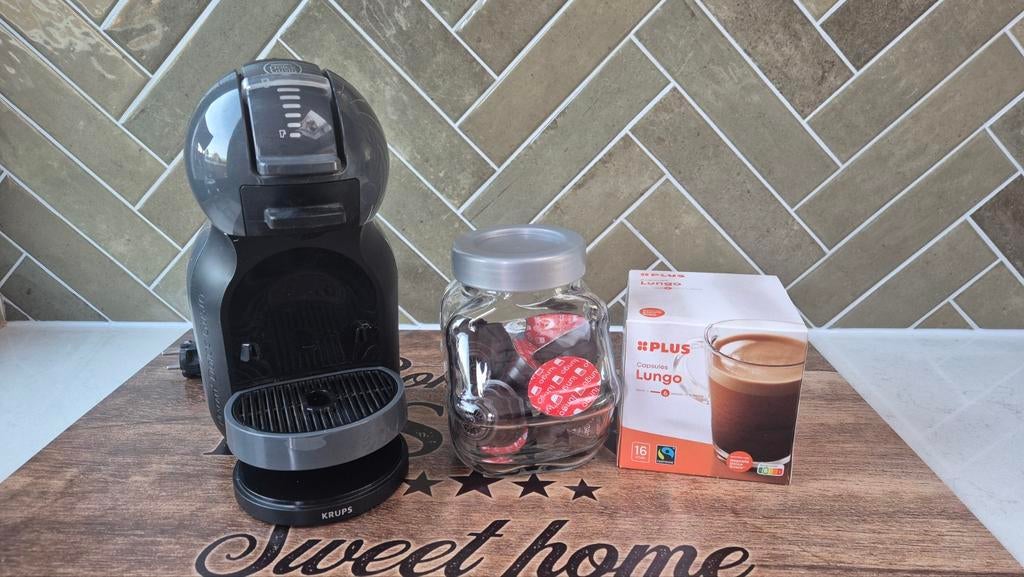 Dolce Gusto Krups koffiezetapparaat met pot en capsules, Witgoed en Apparatuur, Koffiezetapparaten, Ophalen, Koffiepads en cups