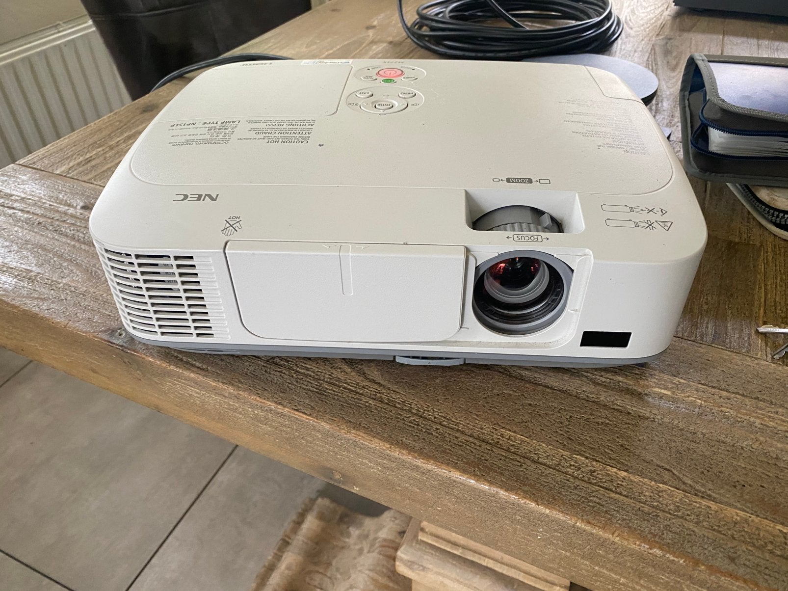 Top beamer NEC M271X metHDMI, Audio, Tv en Foto, Beamers, Ophalen of Verzenden, Zo goed als nieuw, LED