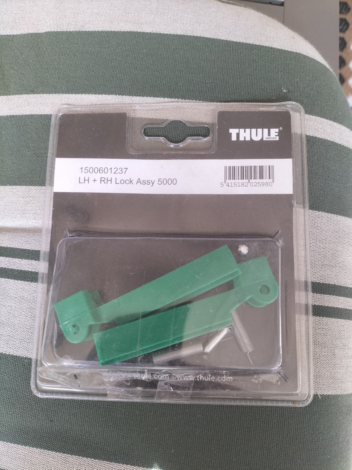 Thule 1500601237 LH+RH lock assy 5000, Ophalen of Verzenden, Zo goed als nieuw