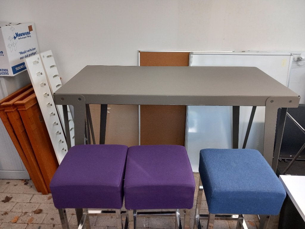 Bartafel + drie barkrukken, Ophalen, Gebruikt