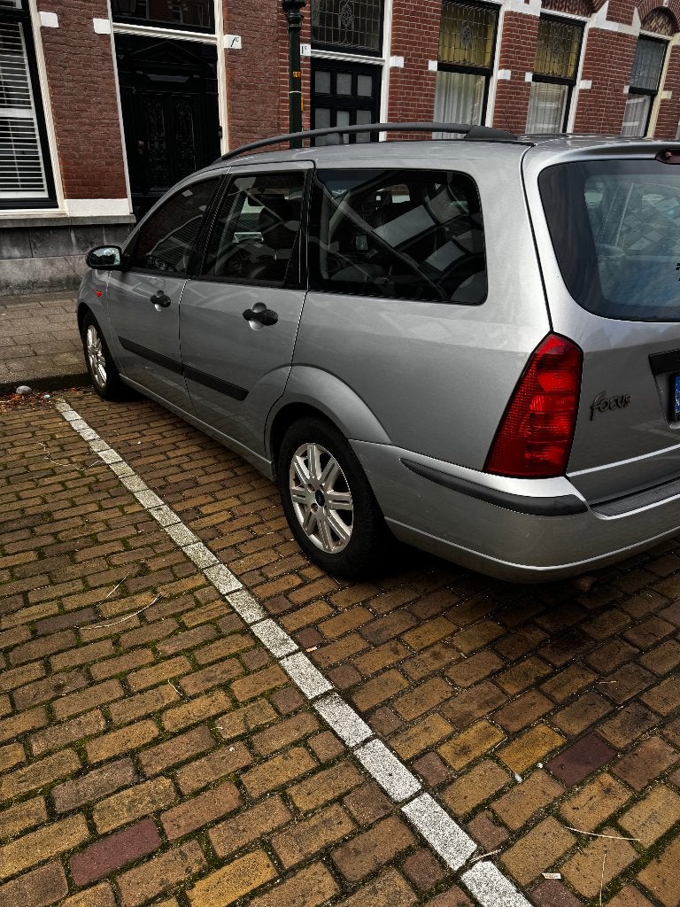 Ford Focus 1.6 I Wagon AUT 2004 Grijs leer 200.174 km airco, 1596 cc, Achterwielaandrijving, 1097 kg, 4 cilinders