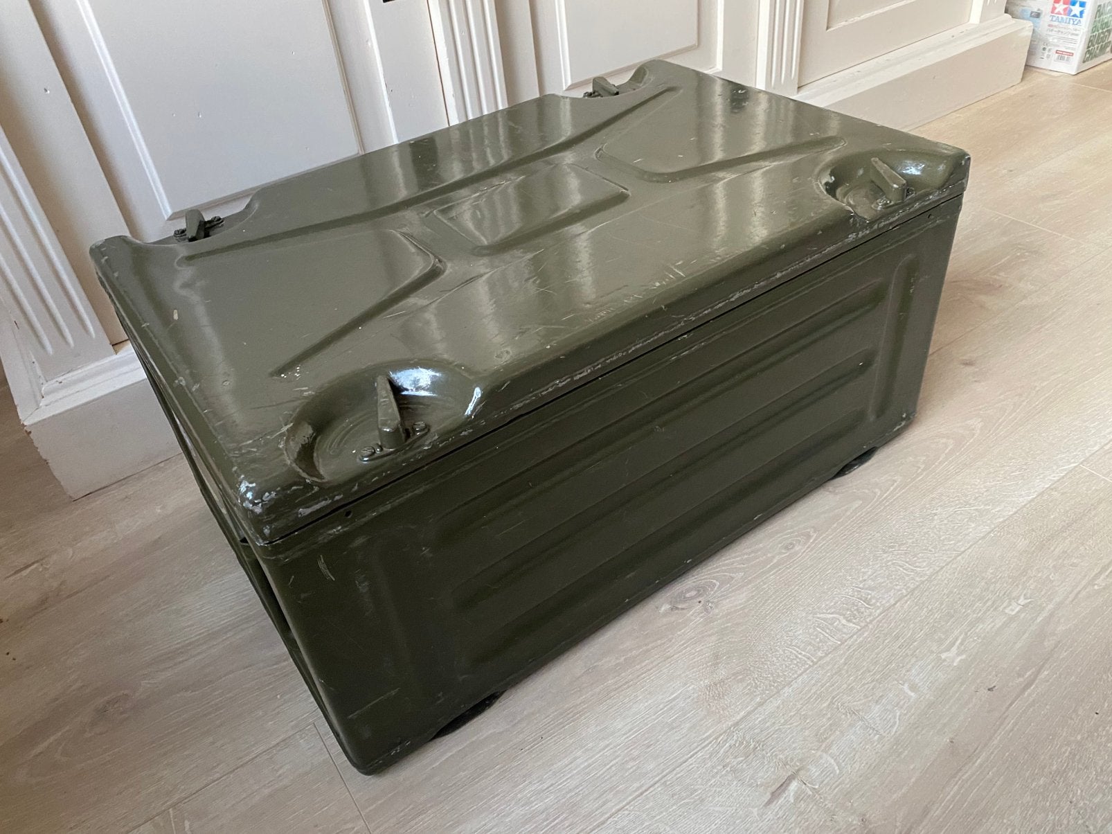 Mooie NL leger kist, aluminium afsluitbaar 60x38x28cm hoog, Verzamelen, Militaria | Algemeen, Ophalen, Landmacht, Nederland, Kist of Geocache
