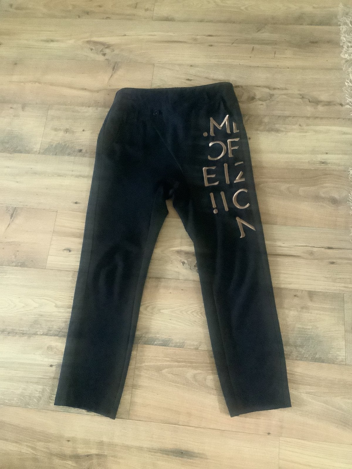 NÜ Denmark L leuk zwart broekje, Ophalen of Verzenden, Zo goed als nieuw, Zwart, Kort
