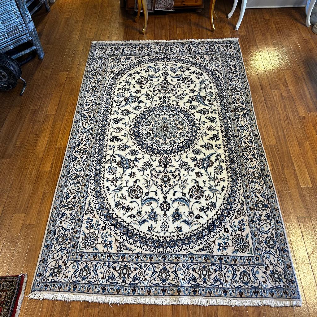 Trendy origineel Perzisch tapijt – 250 x 150 cm – Nain, TTM Wonen, Meubels – (Perzische) Tapijten en Woonaccessoires, Taag 63, 2491 CS, Den Haag (Forepark)