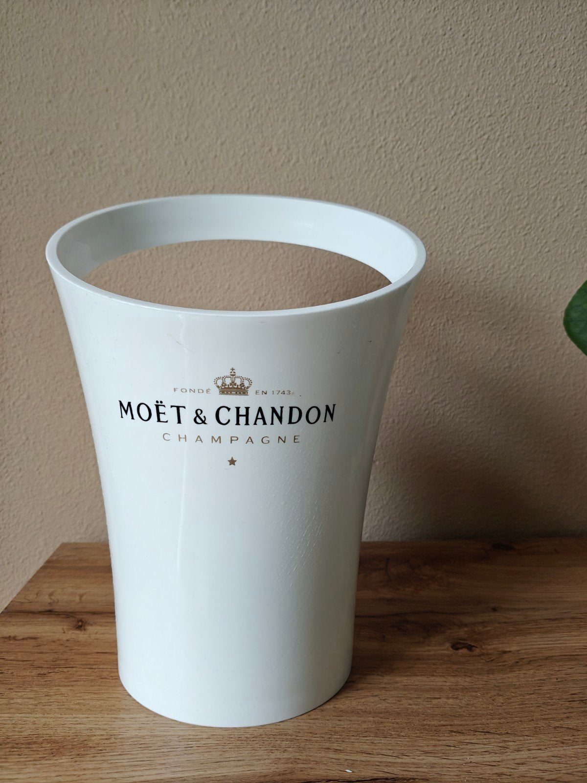 Moët & Chandon champagnekoeler - Wit, Gebruikt, Kunststof, Ophalen of Verzenden, Modern