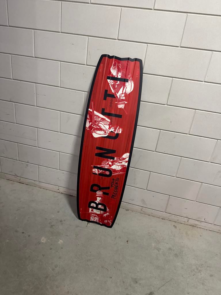 Brunotti Four Presidents kiteboard 142x42 - Nieuw, Watersport en Boten, Kitesurfen, Twintip, Kiteboard, Nieuw, Ophalen of Verzenden
