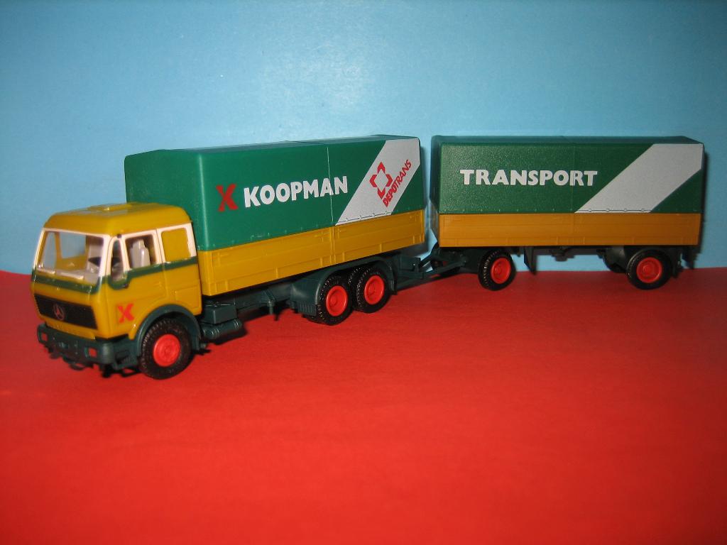 Koopman-Leeuwarden NL MERCEDES combi  Herpa, Ophalen of Verzenden, Zo goed als nieuw, Bus of Vrachtwagen, Herpa