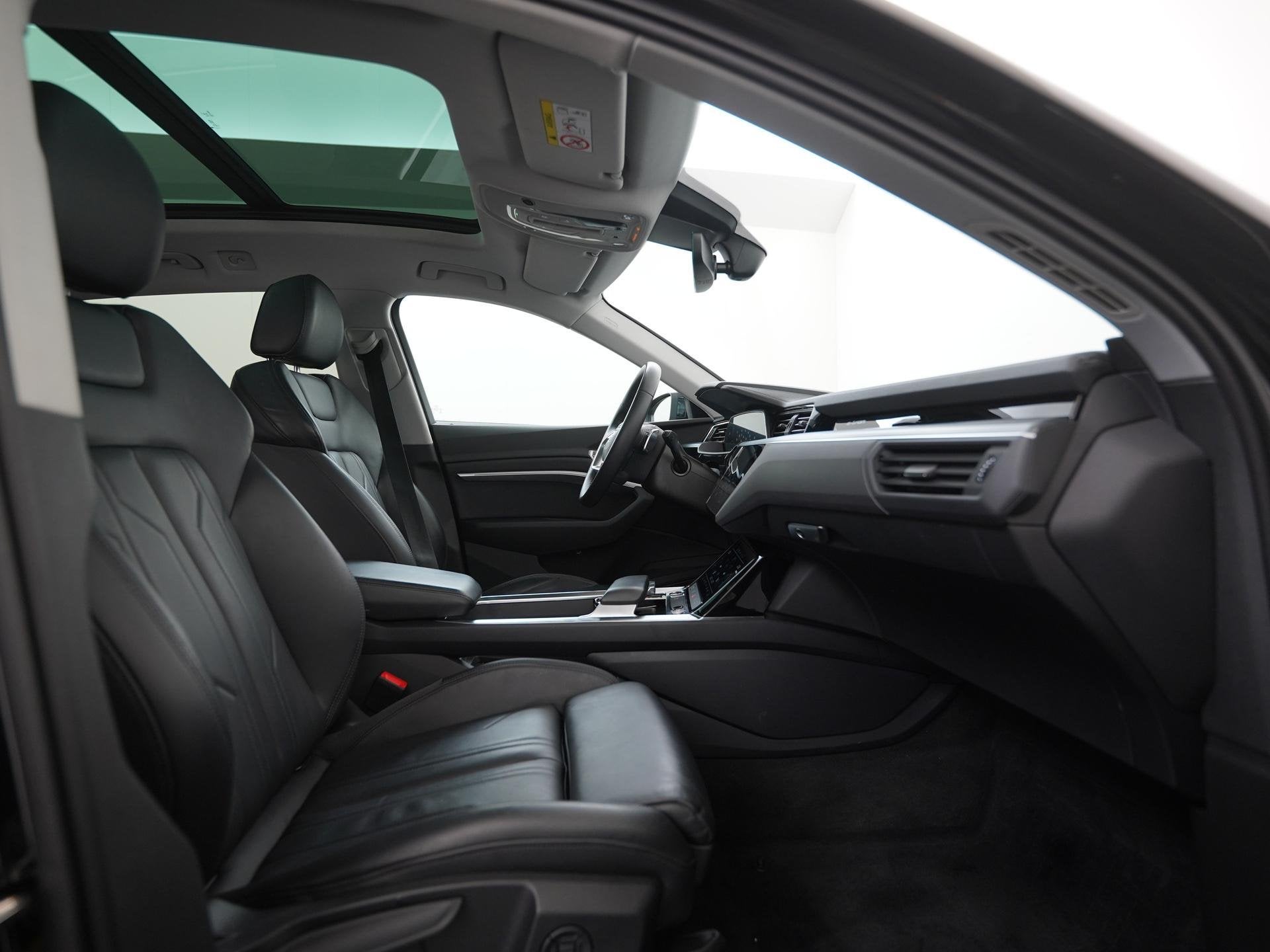 Audi e-tron 55 quattro 95 kWh | SOH 93% | Valcona Leder | Pa, Auto's, 95 kWh, Zwart, Leder, Vierwielaandrijving