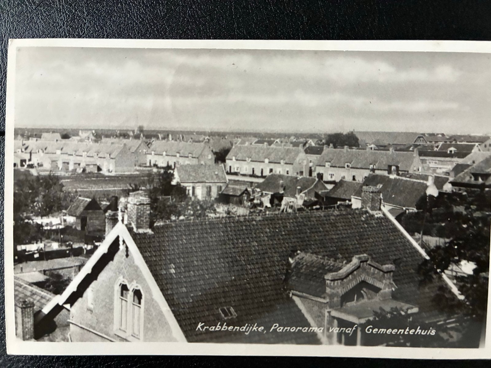 Oude ansichtkaart Krabbendijke panorama vanaf Gemeentehuis, Verzenden, 1920 tot 1940, Gelopen, Zeeland