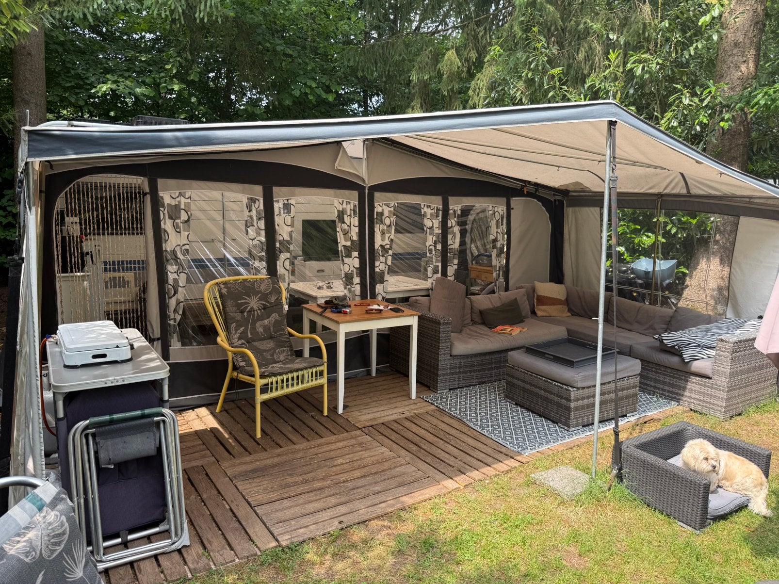 Hobby 540 Frans bed en rondzit, Ophalen, Zo goed als nieuw