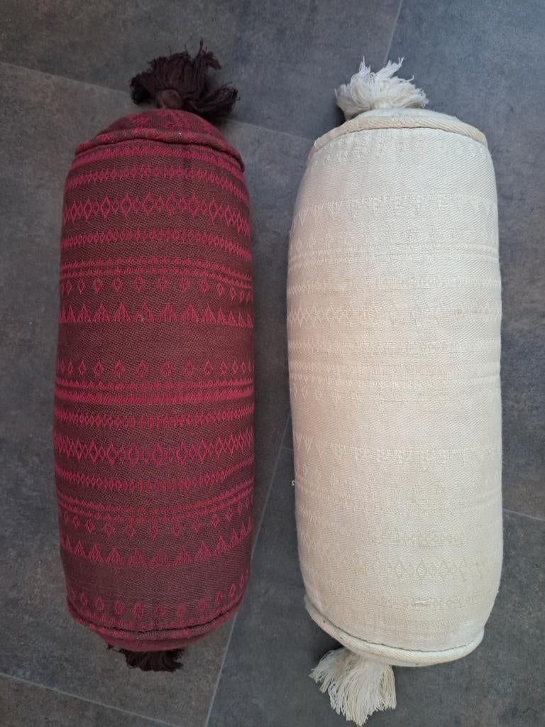 2 rolkussens met roesjes bordeaux en crème, Ophalen of Verzenden, Vierkant