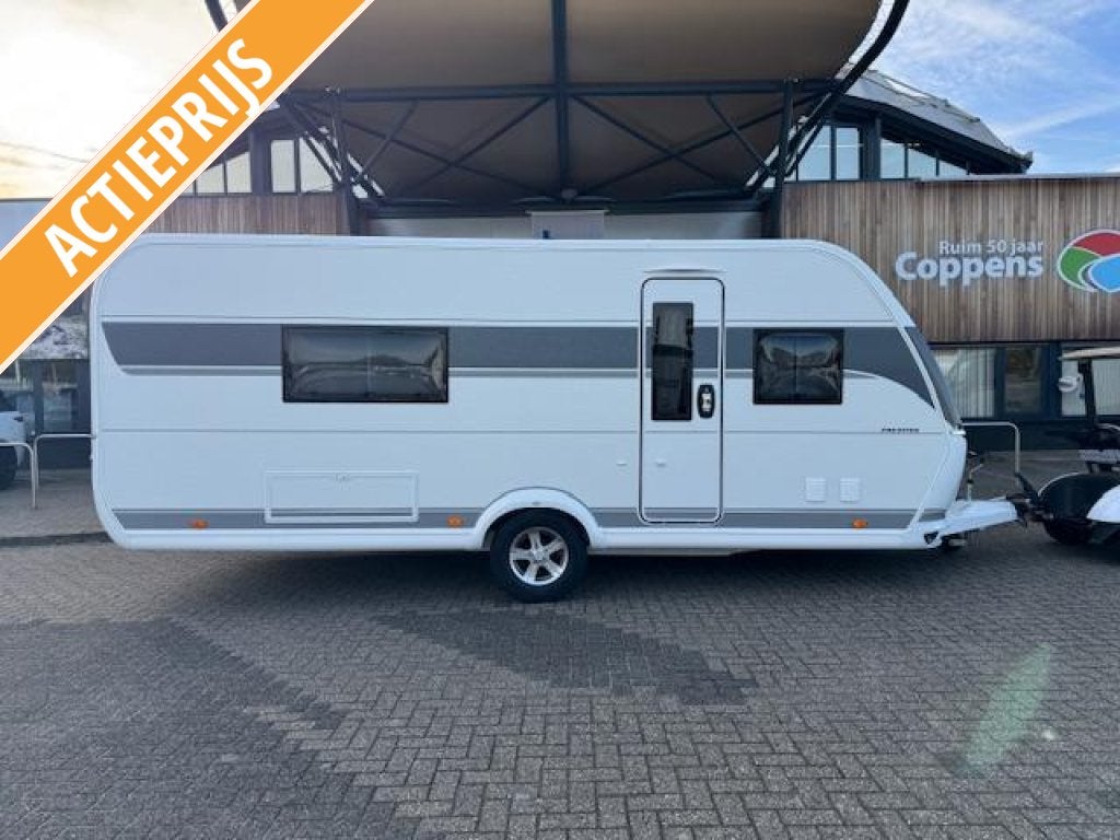 Hobby Prestige 560 WLU 2026 MEGA KORTING € 3617,-!!, Caravans en Kamperen, Standaardzit, Hobby, 2 aparte bedden, Bedrijf