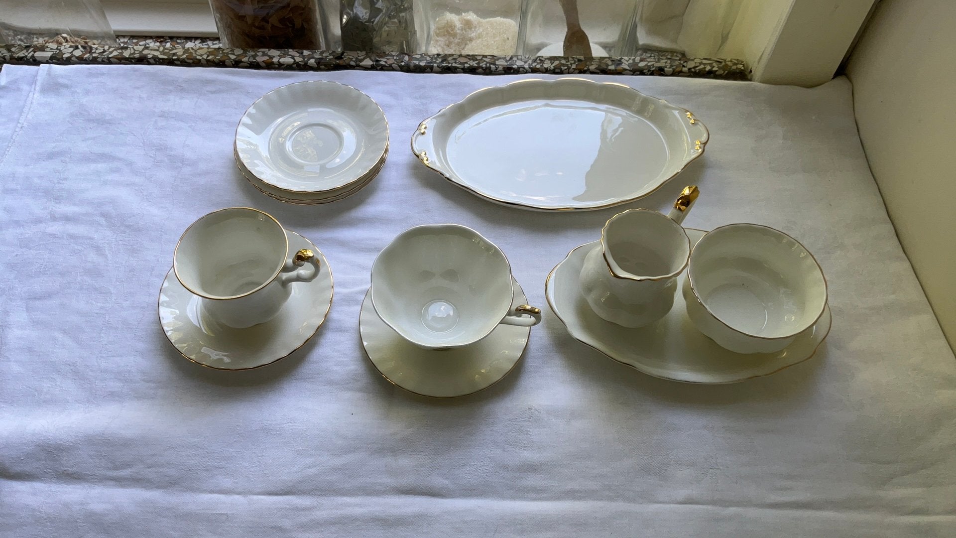 Royal albert val d’or, kopjes, schaaltjes, roomstel, Ophalen of Verzenden
