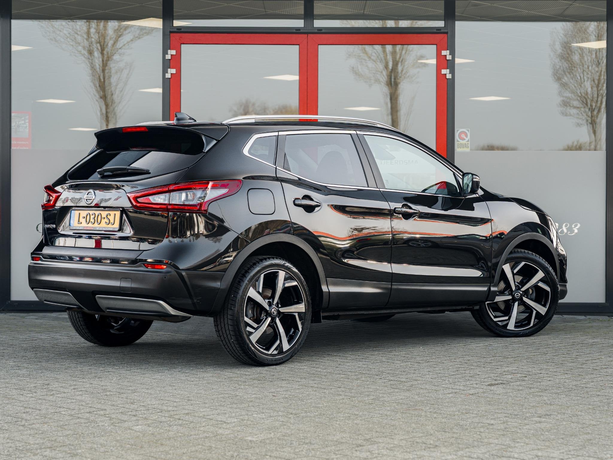 Nissan Qashqai 1.3 DIG-T Tekna Premium Edition 160PK | Leder, Auto's, Nissan, 12 maanden, Gebruikt, Euro 6, Zwart