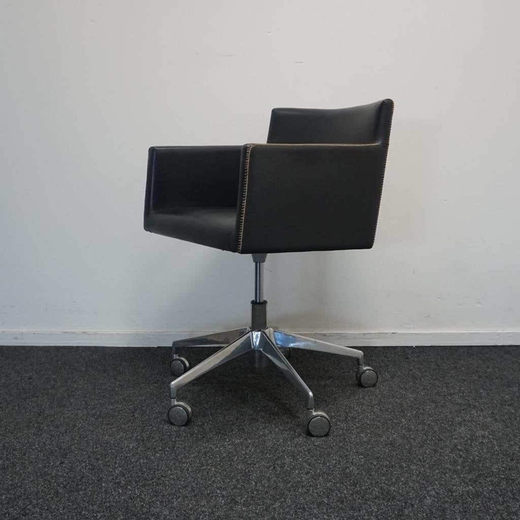 Arper Masai Design Stoelen | Zwart Leer | Verrijdbaar |, Huis en Inrichting, Gebruikt, -, Zwart, -