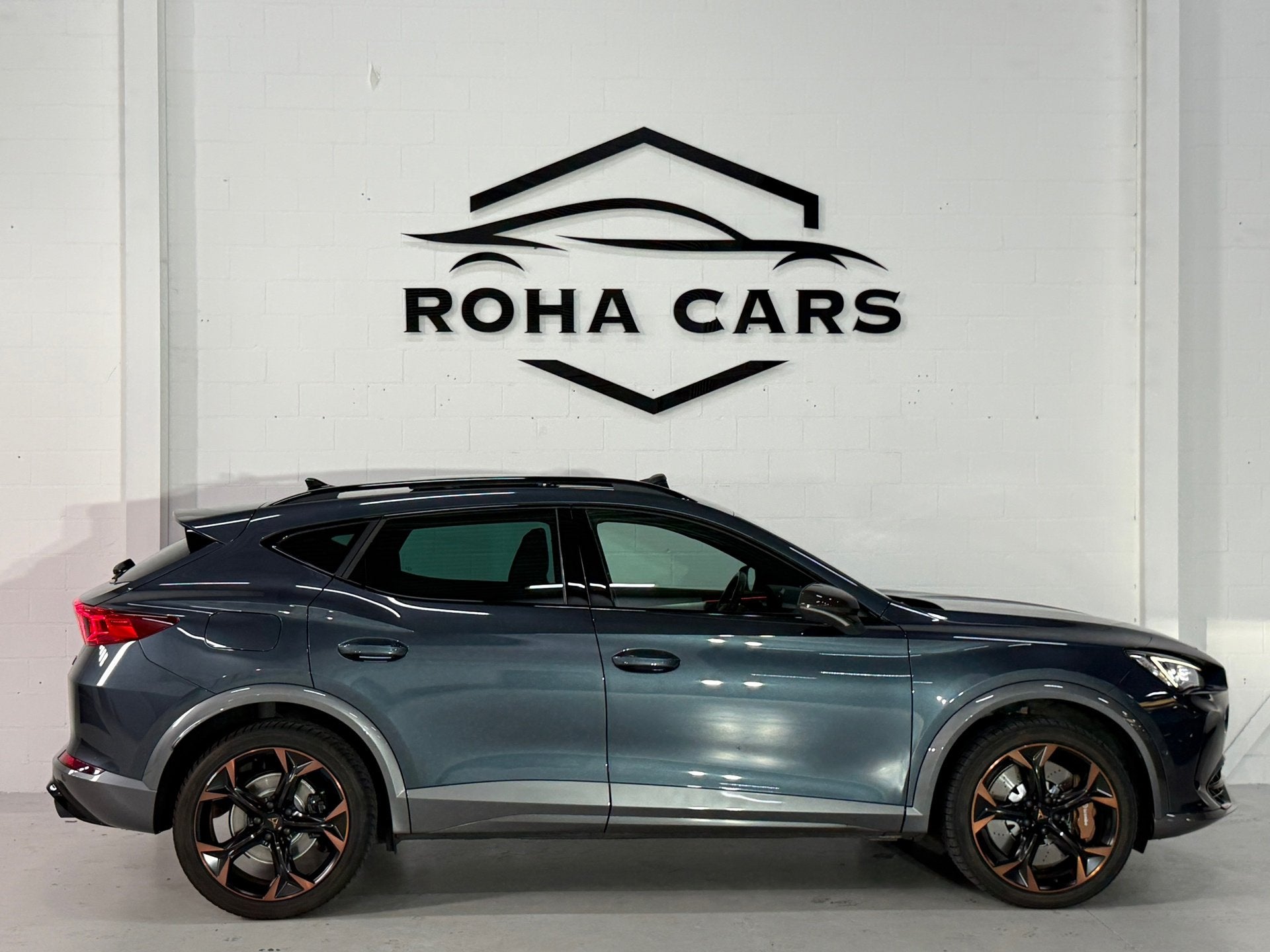 Cupra FORMENTOR 2.0 TSI 4DRIVE*Pano*Beats*Carbon*Brembo*Supe, Auto's, Cupra, Euro 6, 4 cilinders, Automatische klimaatregeling