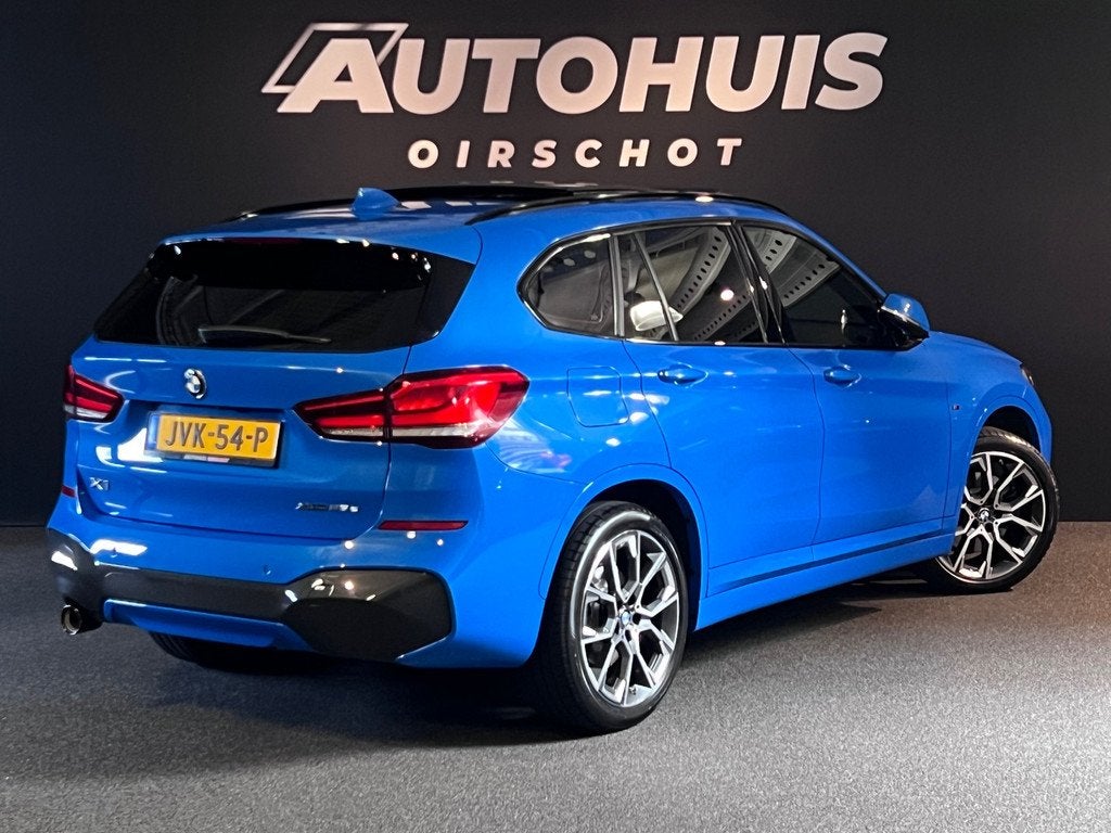 BMW X1 XDrive25e High Executive Edition M Pano/ Leder/ Adapt, Gebruikt, Blauw, Bedrijf, Vierwielaandrijving