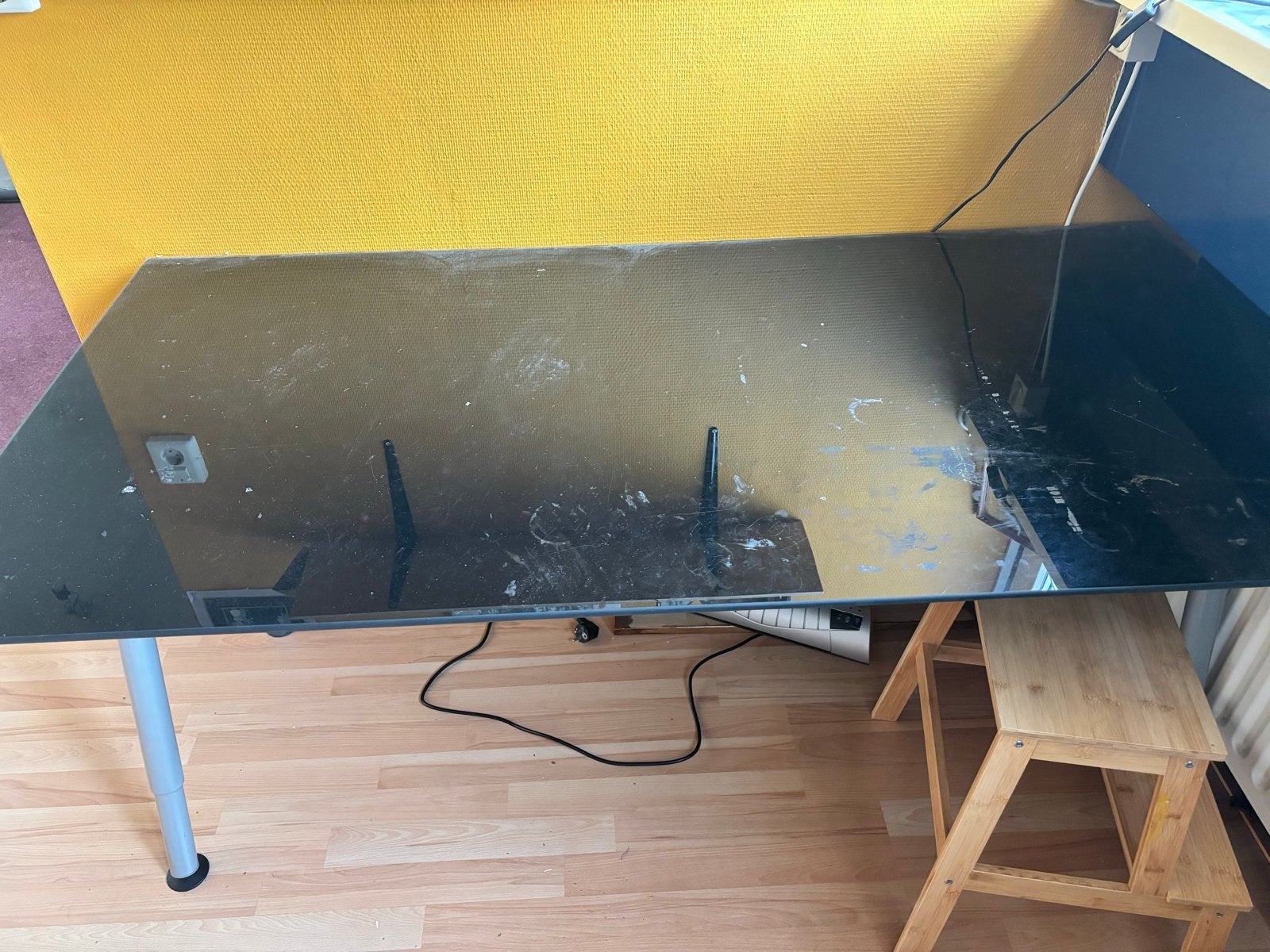 IKEA bureau gratis ophalen, Ophalen, Zwart, Gebruikt, In hoogte verstelbaar