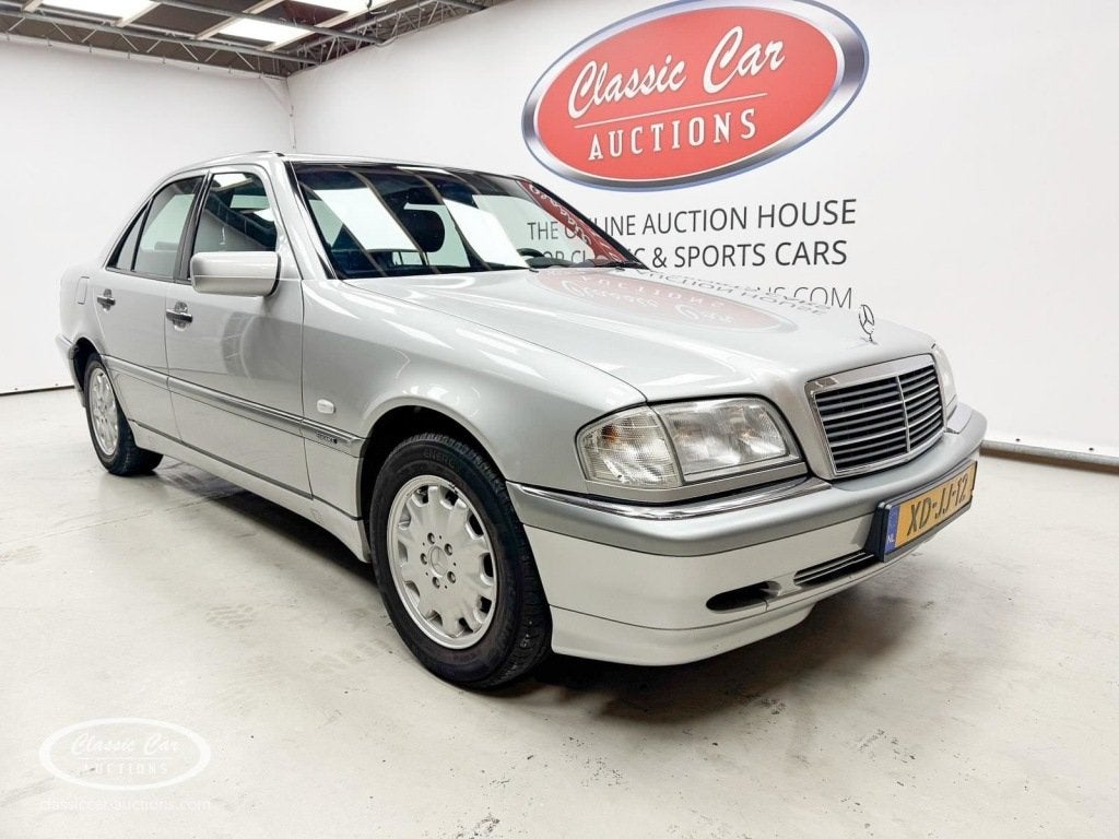 Mercedes-benz 200 Elegance - ONLINE AUCTION, Automaat, 1300 kg, Gebruikt, Origineel Nederlands