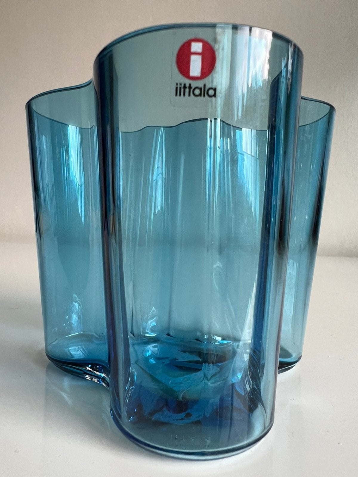 Nieuw Iittala Alvar Aalto Vaas Turquoise Blue 95 mm, Ophalen of Verzenden, Nieuw, Glas