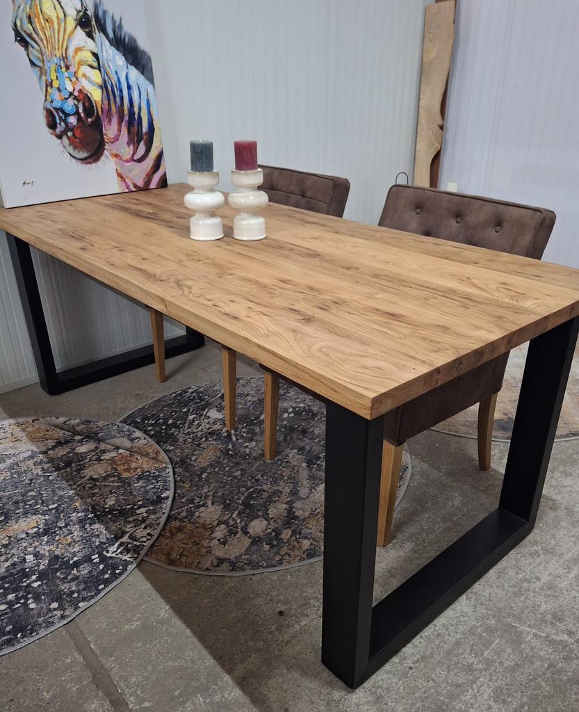 Nieuwe eettafel met iepen blad en zwart stalen U-poten., Ophalen, 200 cm of meer, 50 tot 100 cm, Zo goed als nieuw