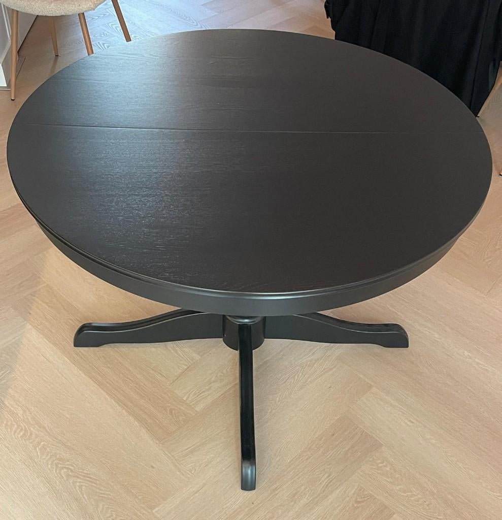 Ikea INGATORP eettafel zwart rond/ovaal, Huis en Inrichting, Tafels | Eettafels, Ophalen, Zo goed als nieuw, Klassiek, donker, hout