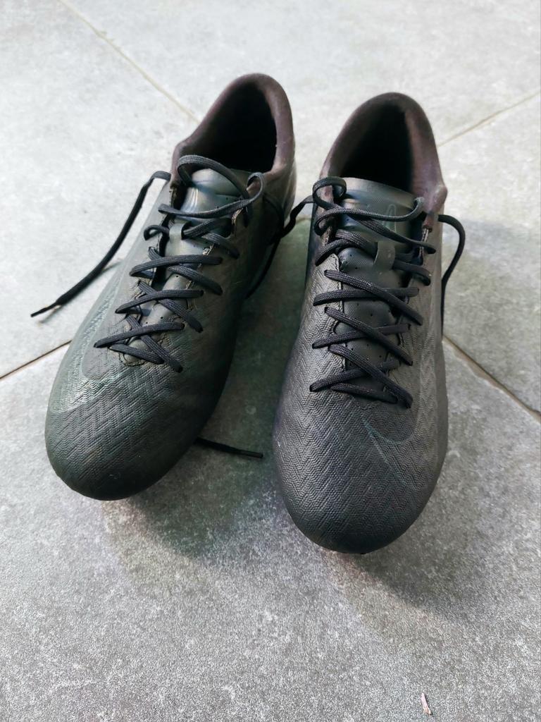 Voetbalschoenen maat 44 1/2 jaar gebruikt, Nike., Sport en Fitness, Voetbal, Schoenen, Maat L, Ophalen of Verzenden, Zo goed als nieuw