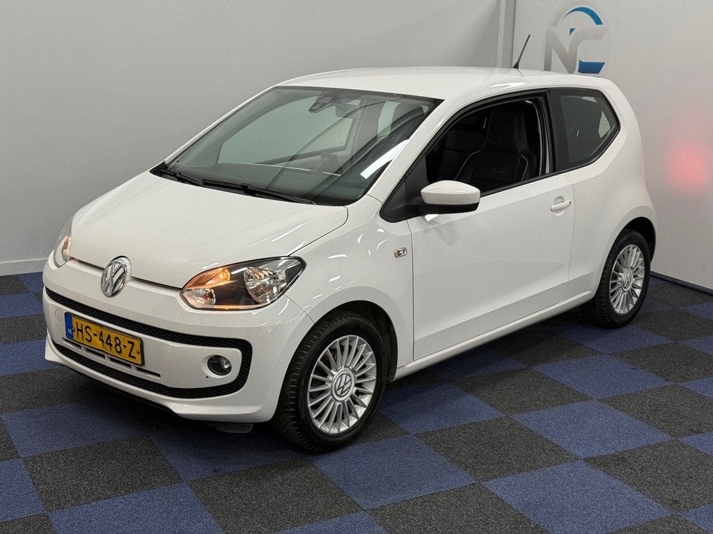 Volkswagen Up! 1.0 high up / NAVI-MULTIEMEDIA / STOELVERWARM, Voorwielaandrijving, Euro 5, Gebruikt, Wit