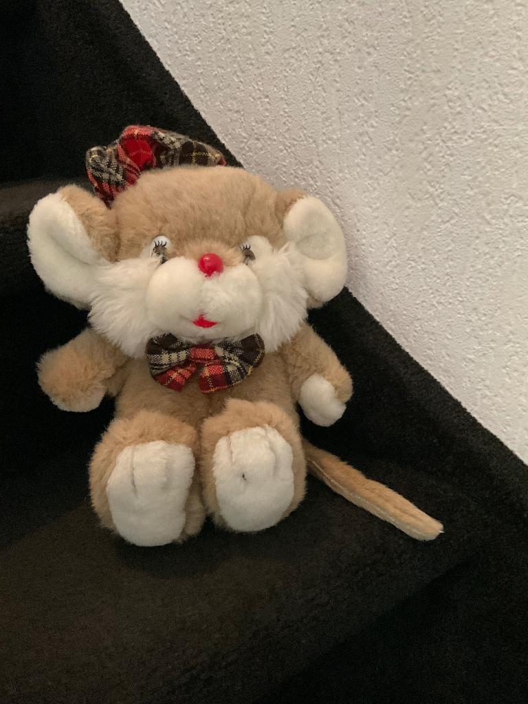 Deftige muizenknuffel (h=28cm), Kinderen en Baby's, Speelgoed | Knuffels en Pluche, Ophalen, Muis, Met geluid, Zo goed als nieuw