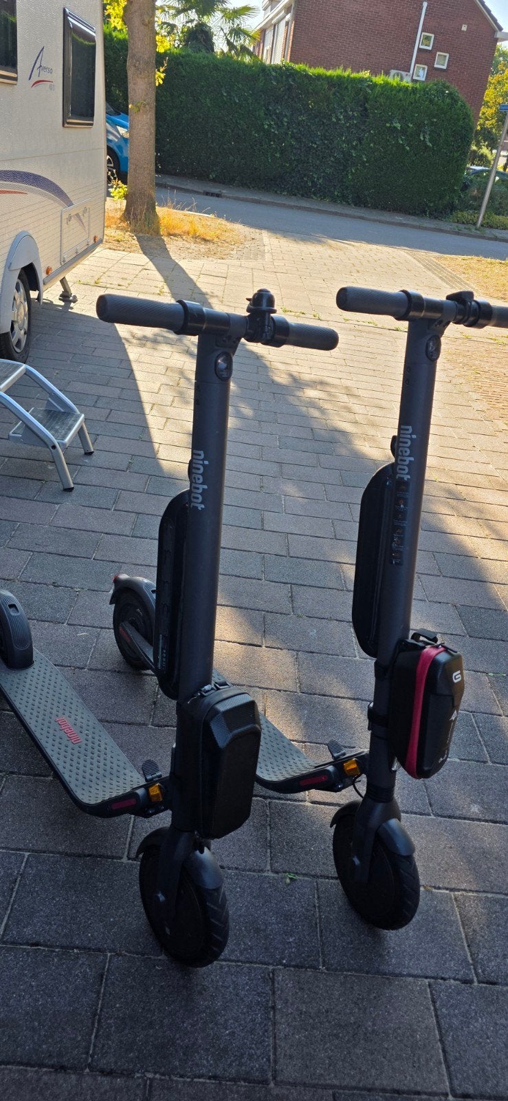 2x Ninebot elektrische step E25E + E22E | Externe accus, Fietsen en Brommers, Steps, Ophalen, Elektrische step (E-scooter)
