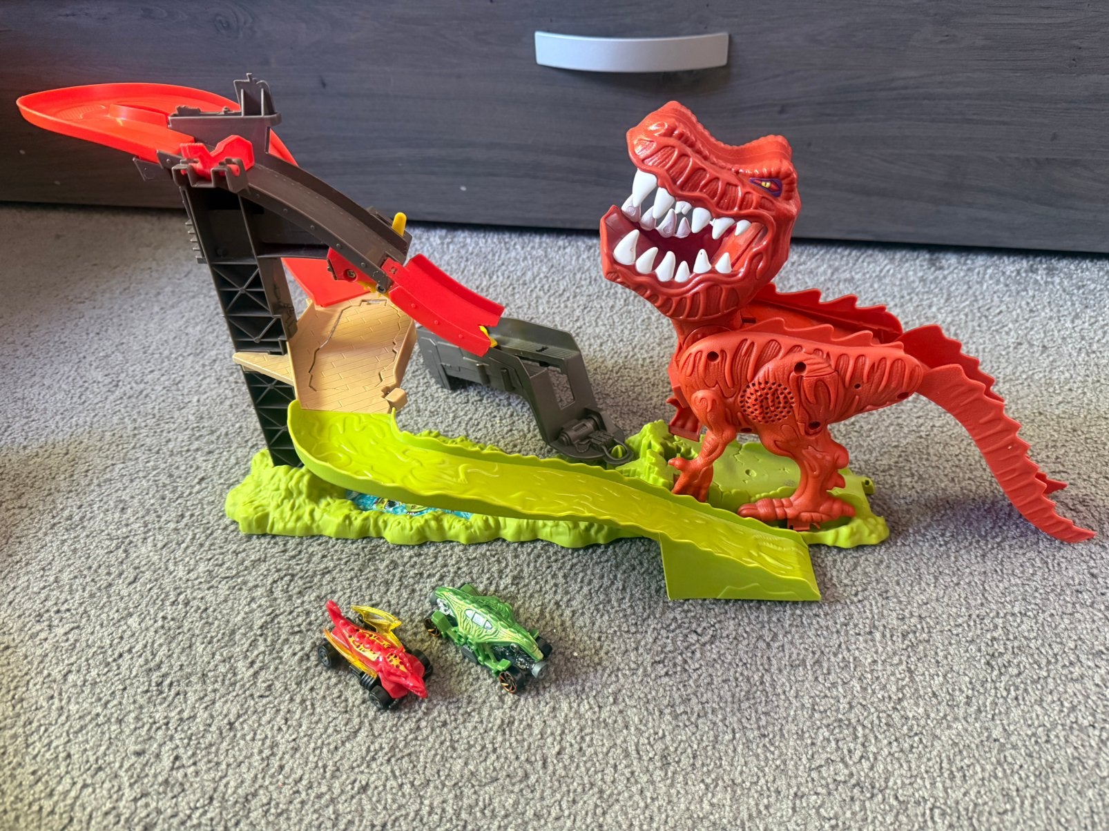 Hot wheels set, Kinderen en Baby's, Speelgoed | Racebanen, Ophalen, Zo goed als nieuw, Handmatig, Hot Wheels