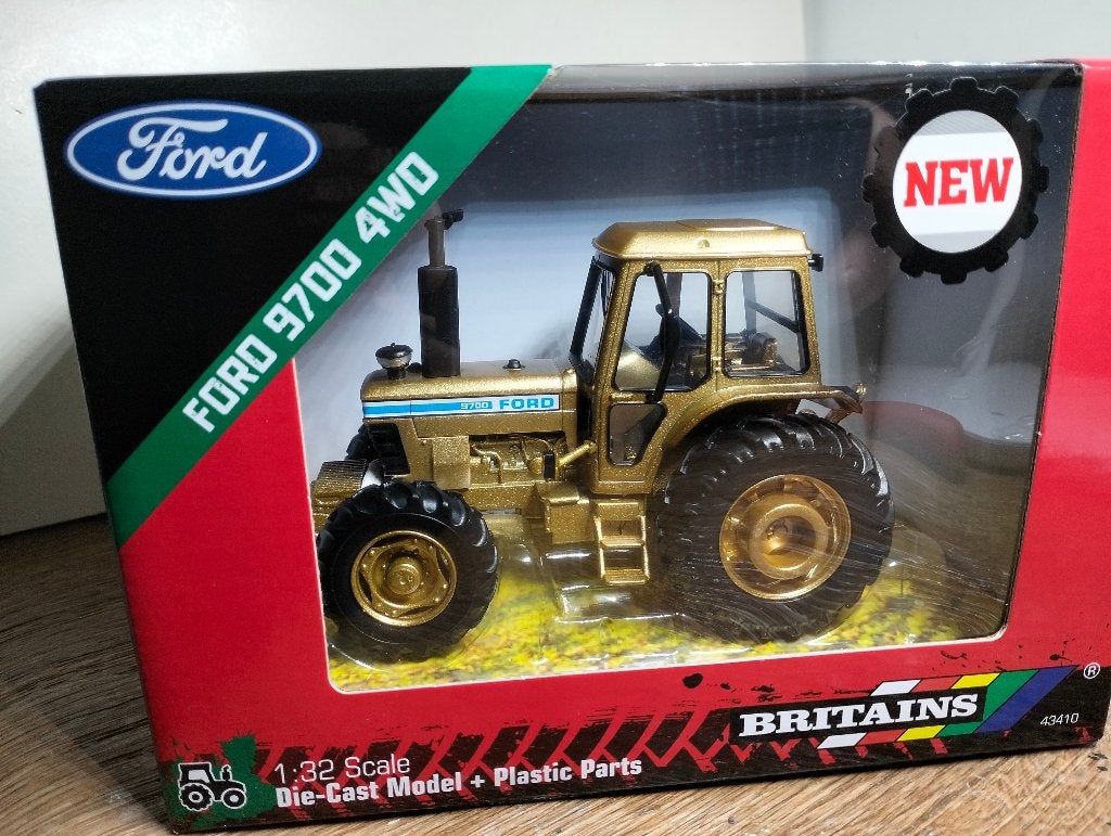 Te koop Britains Ford 9700 4-wd Gold edition gelimiteerd., Ophalen of Verzenden, Nieuw, Tractor of Landbouw, Britains