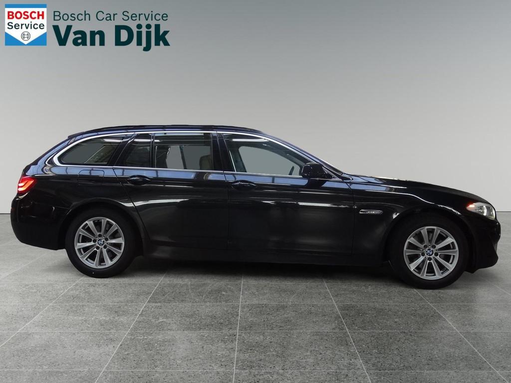 BMW 5-serie Touring 523i High Executive, Achterwielaandrijving, Gebruikt, Beige, 2000 kg