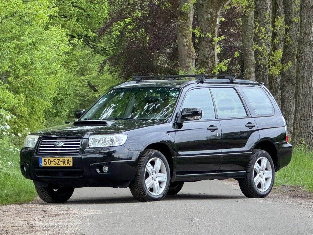 Subaru Forester 2.5 XT Luxury Pack 2de eigenaar apk 12-26, Gebruikt, 4 cilinders, 2000 kg, Zwart
