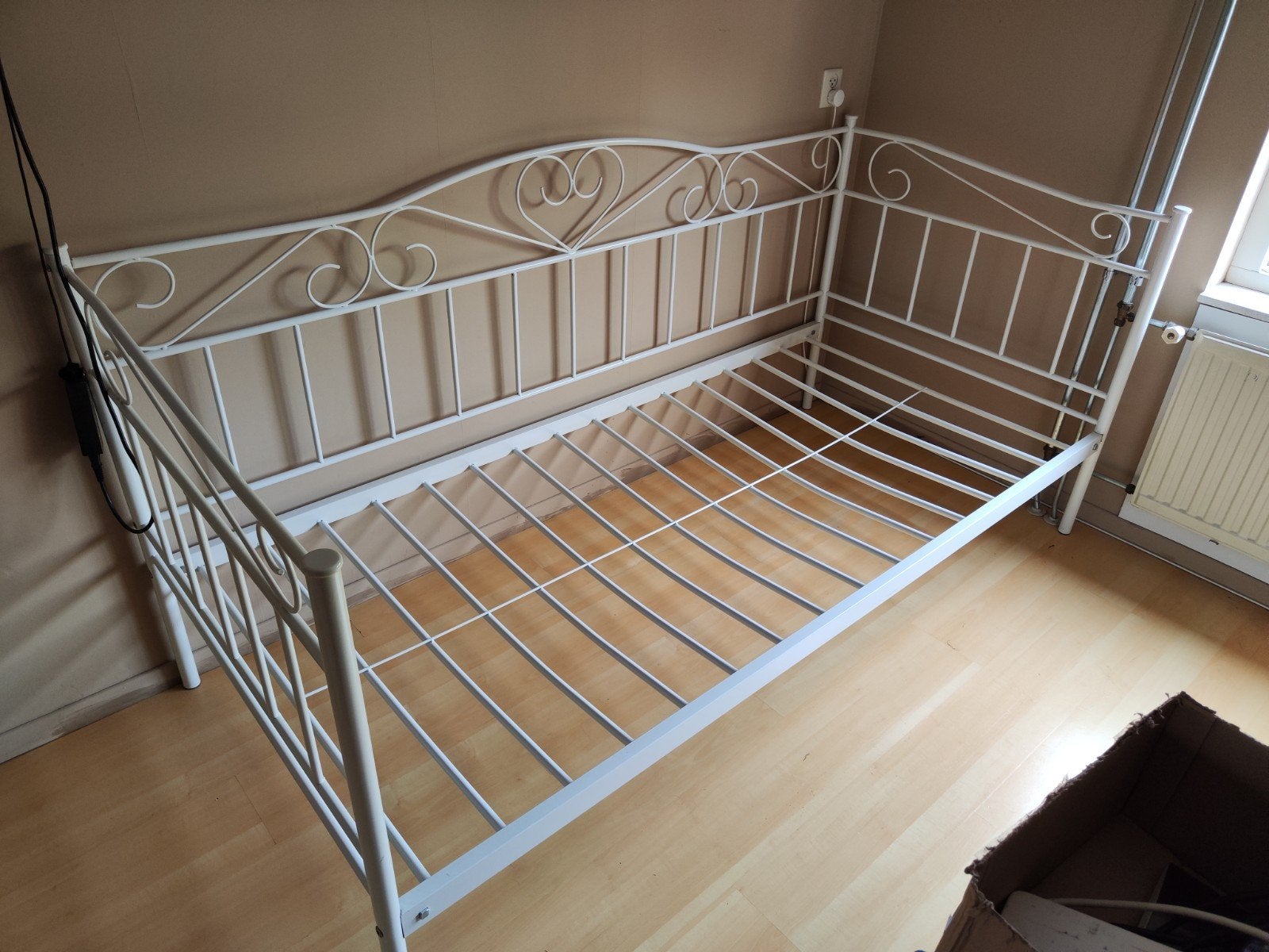 Wit metalen eenpersoonsbed in mooie staat, Ophalen, 90 cm, Eenpersoons, Wit
