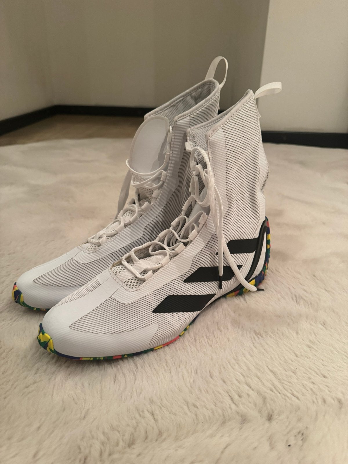 Adidas boksschoenen - wit met kleurrijke zool, Ophalen of Verzenden, Zo goed als nieuw, Boksschoenen