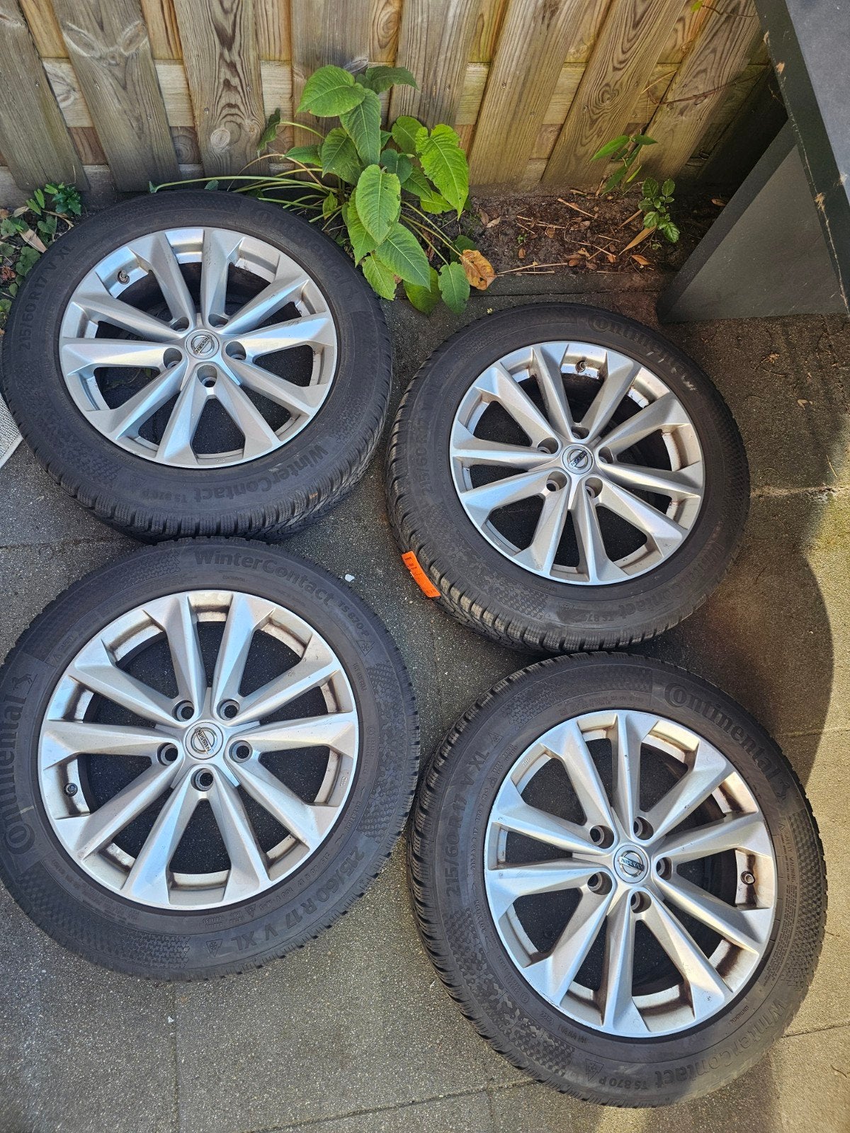 Nissan Qashqai velgen origineel + winterbanden 215/60 R17, Ophalen, Banden en Velgen, 17 inch, Winterbanden