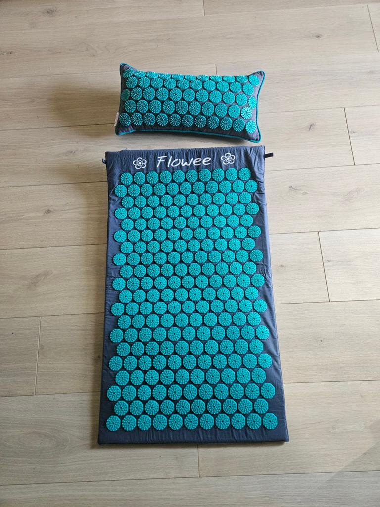 Flowee acupressuurmat en kussen set, Ophalen of Verzenden, Zo goed als nieuw
