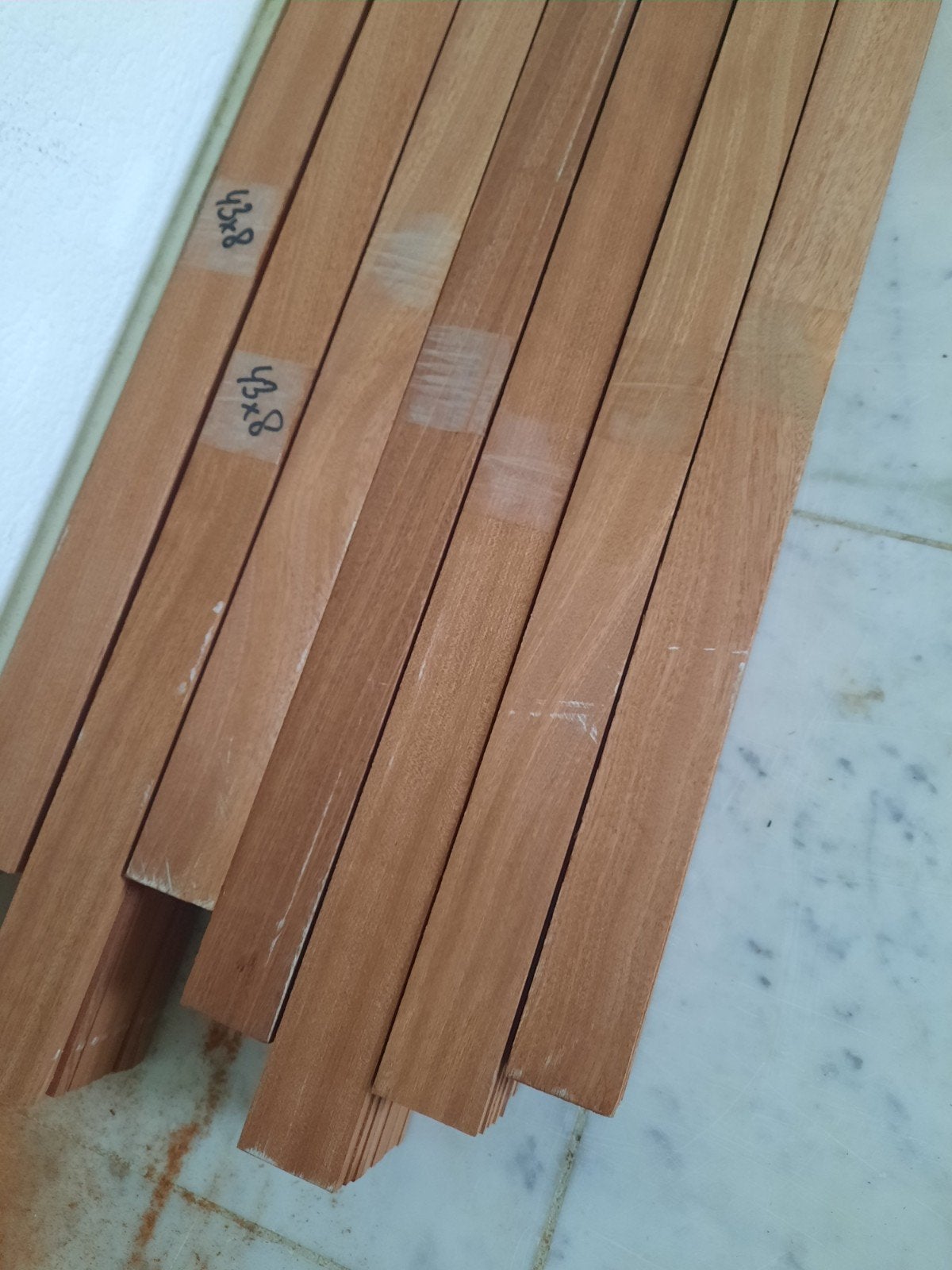 Mahonie latten hout lattenwand, Ophalen, Nieuw, Overige materialen, Plinten
