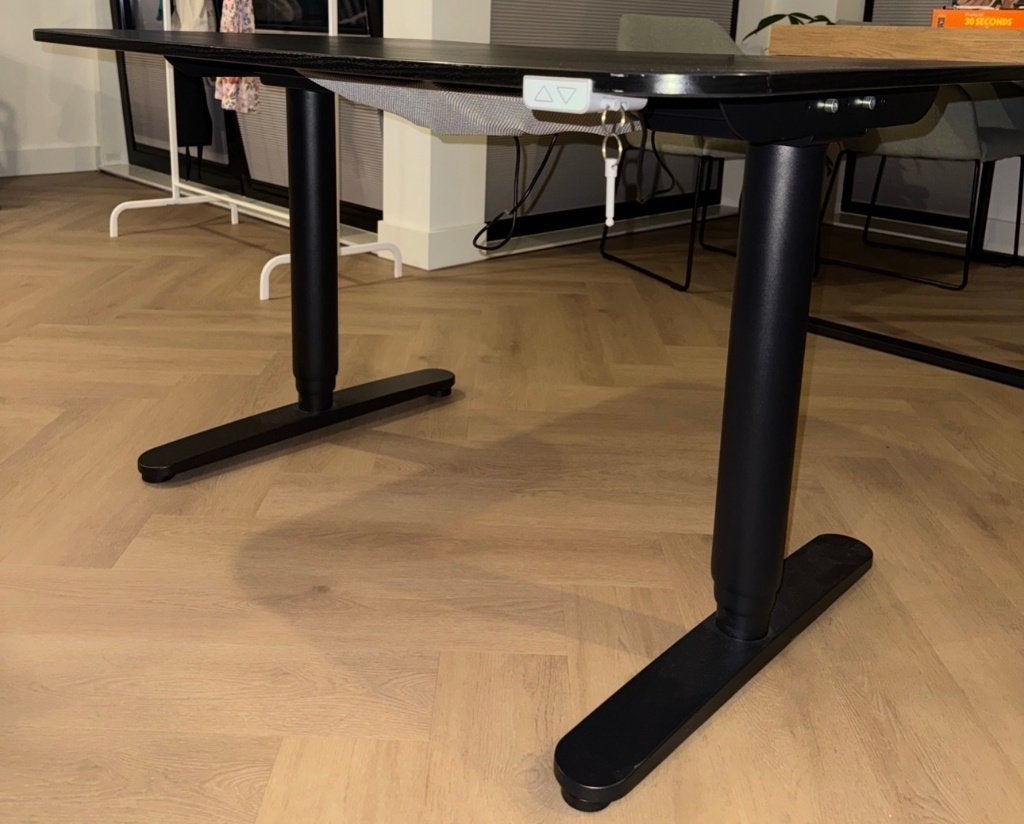 Ikea Bekant 120x80cm elektrische zit/sta bureau, Ophalen, Elektrisch, Gebruikt, 120 cm