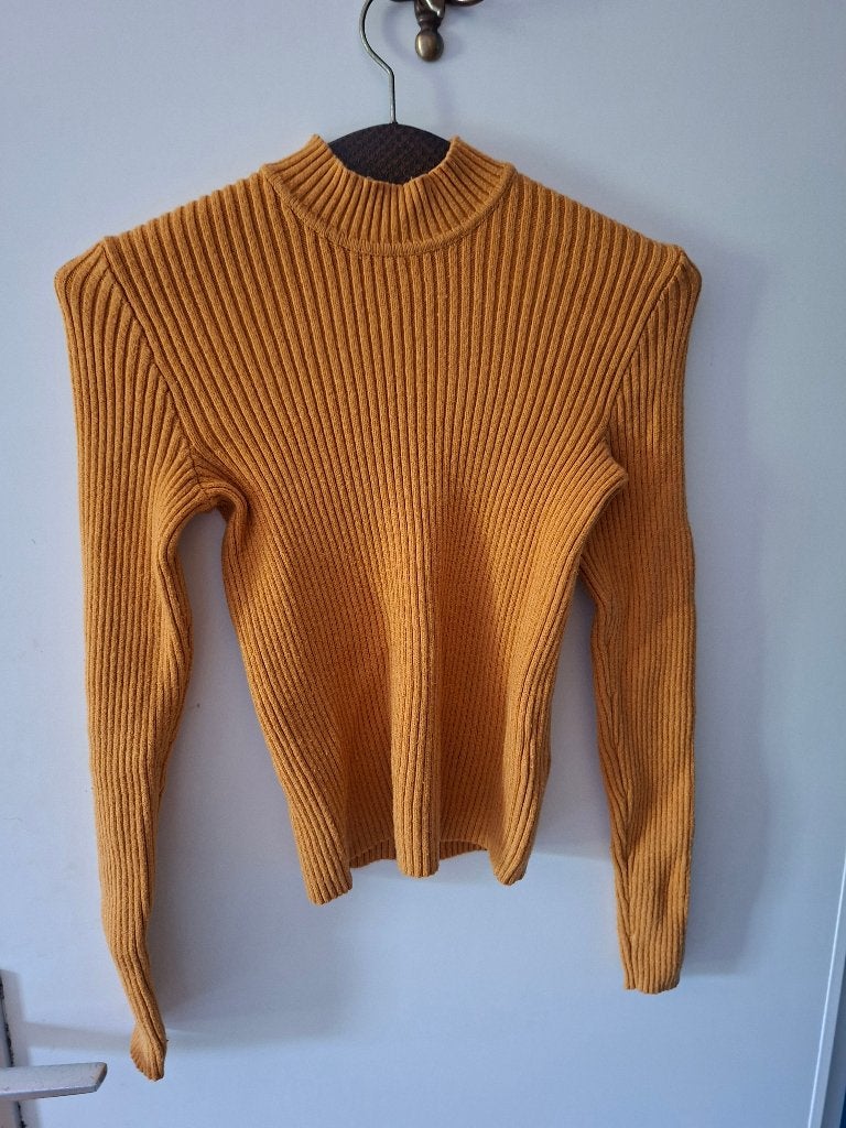 gele trui Bershka M, Ophalen, Gedragen, Geel