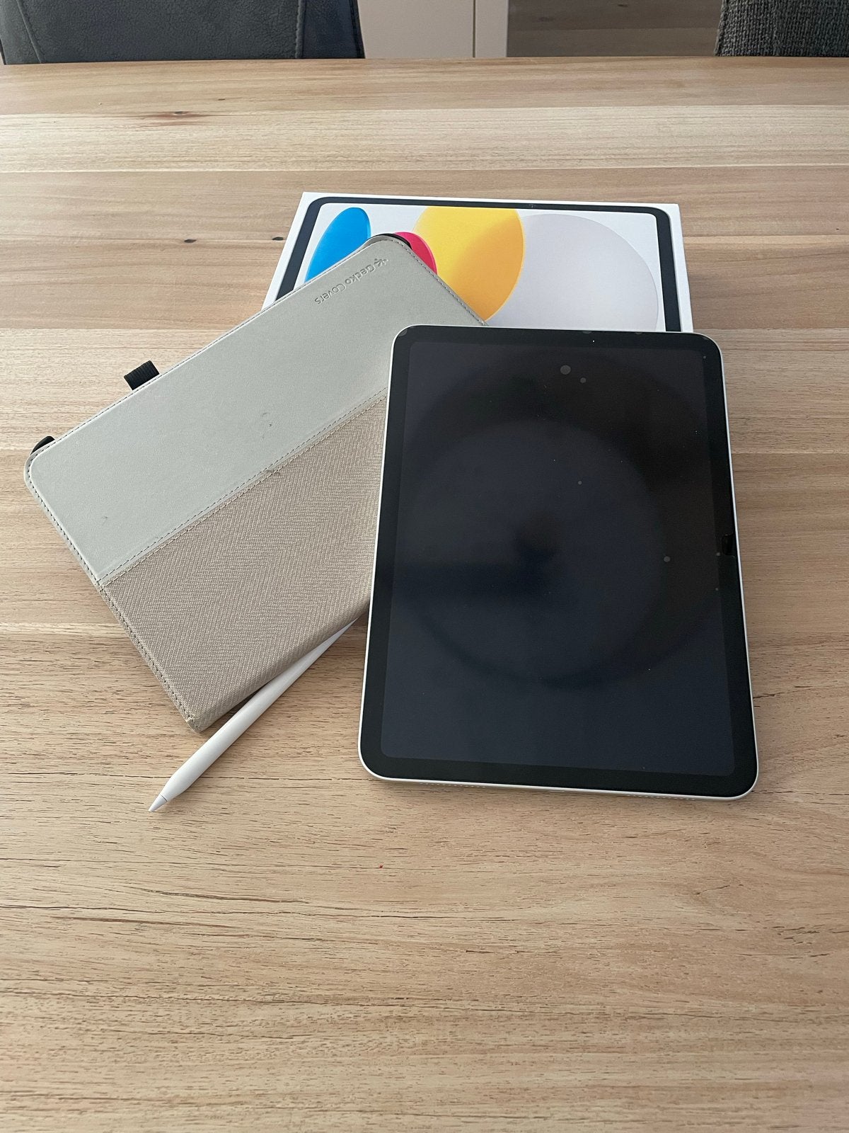 Apple iPad 10e generatie 64GB met accessoires, Apple iPad, Zo goed als nieuw, 64 GB, Wi-Fi