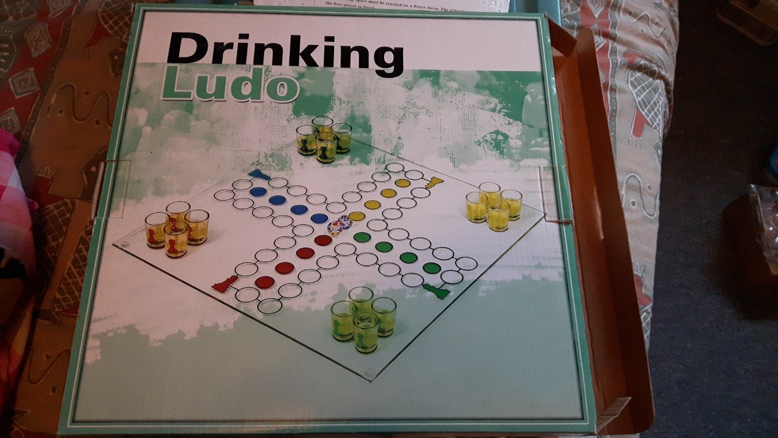 Drinking ludo glazenspel zgan, Drie of vier spelers, Ophalen, Zo goed als nieuw, Ootb.de