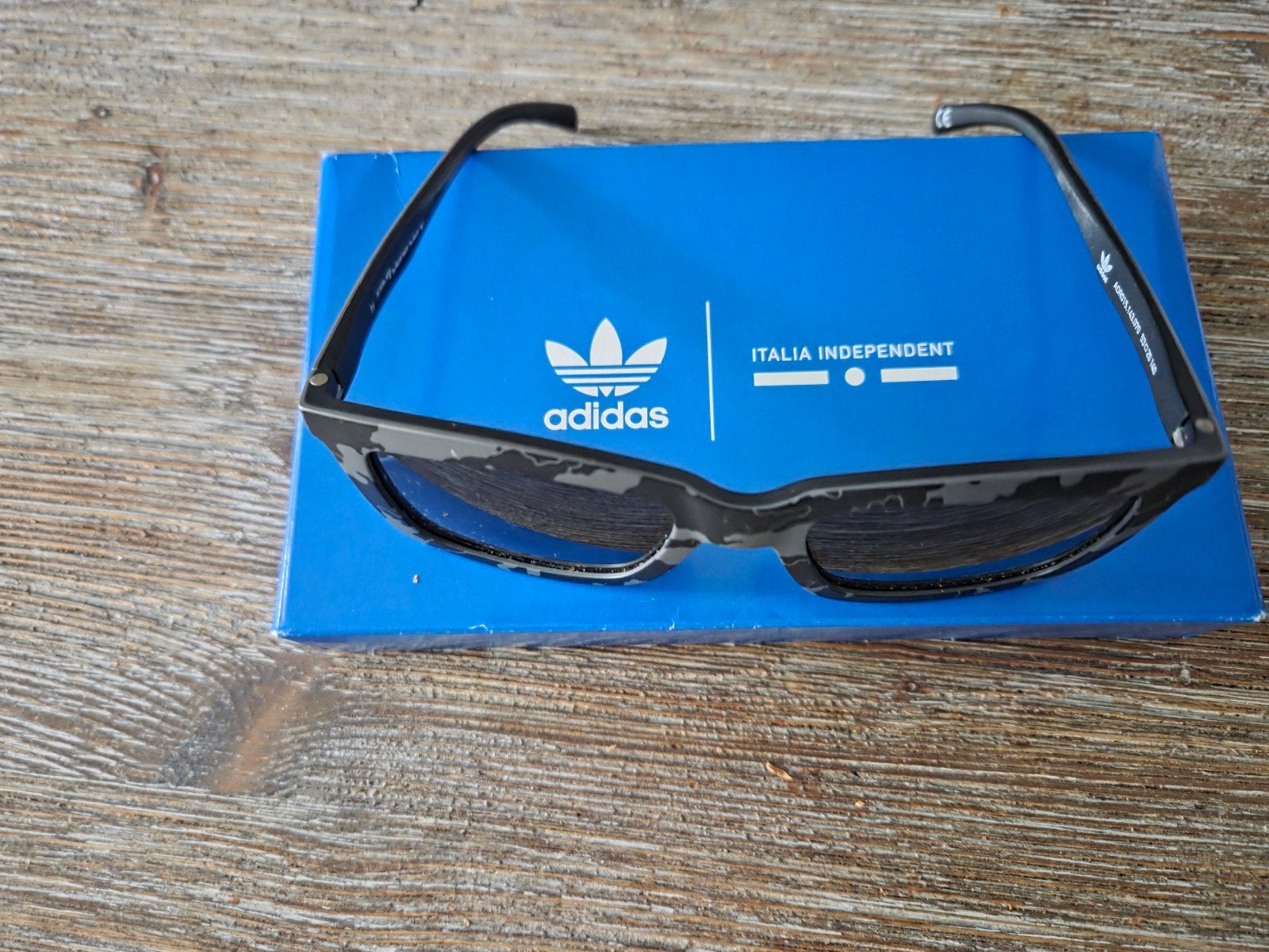 Adidas zonnebril, Ophalen of Verzenden, Zo goed als nieuw, Zwart, Overige merken