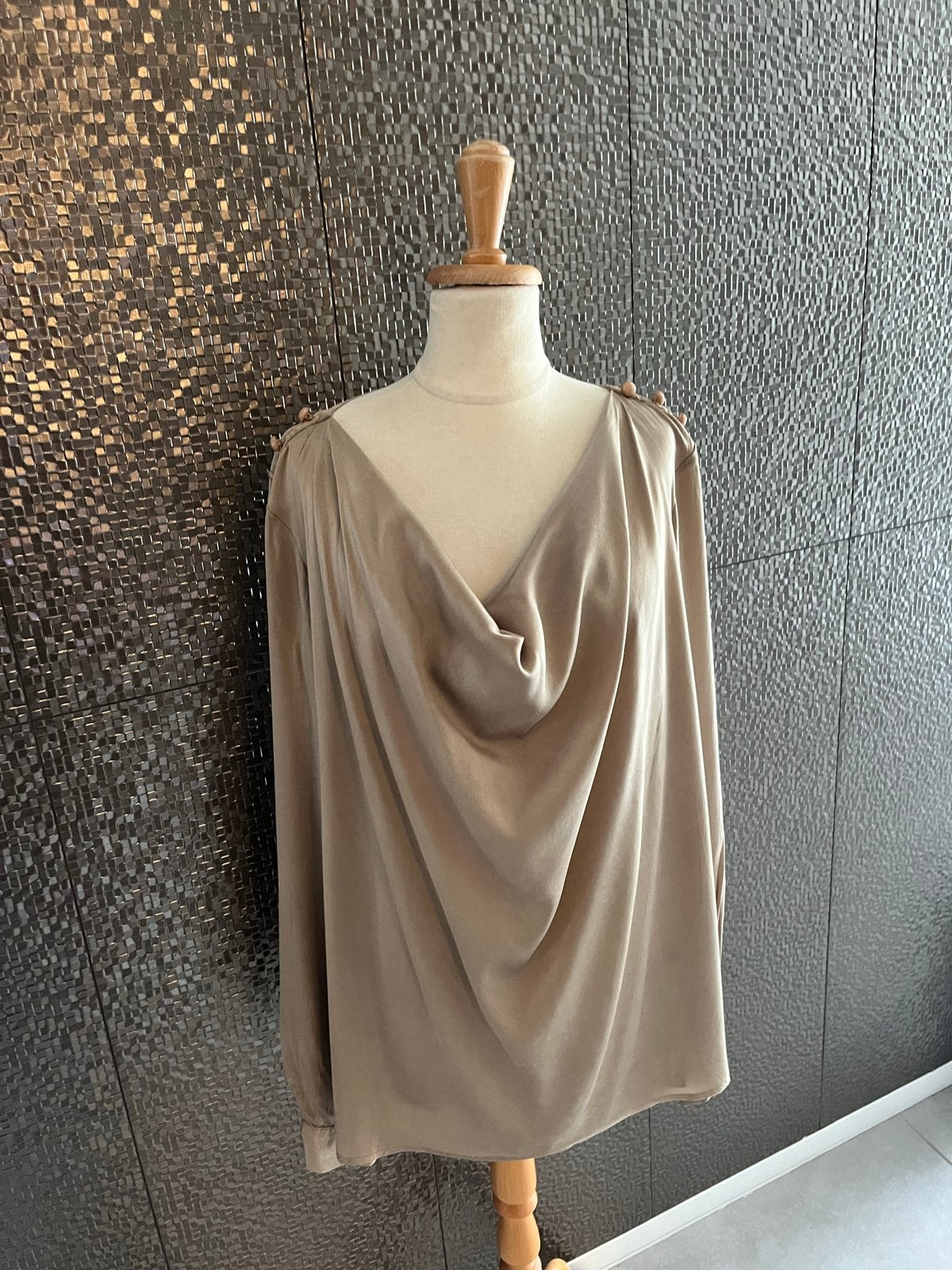 Nolita zijden blouse goudkleurig L/XL, Verzenden, Zo goed als nieuw, Maat 42/44 (L), Goud