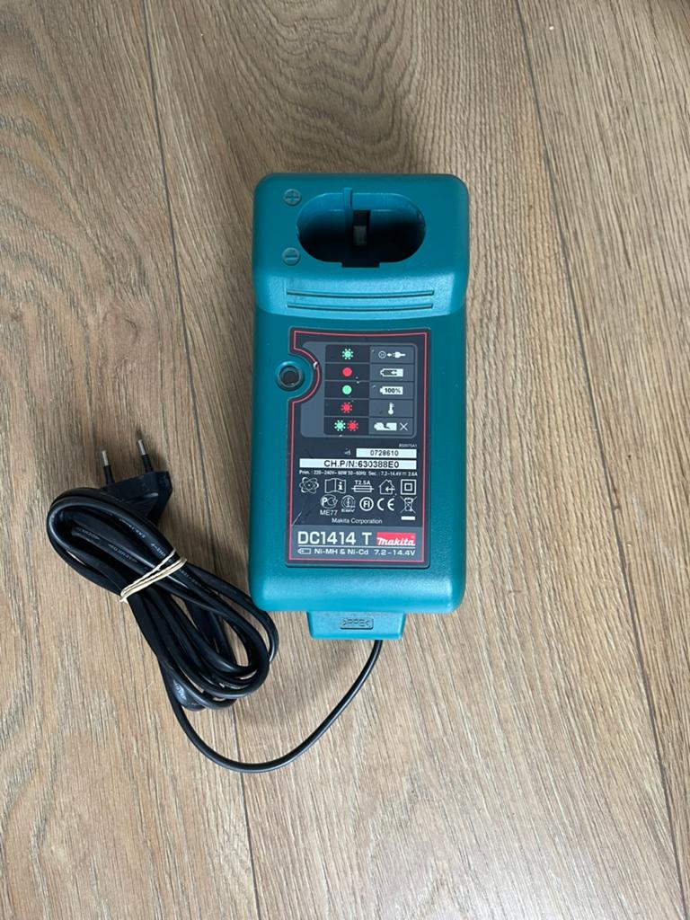 Makita DC1414 T   7.2 - 14.4 V snellader, Ophalen of Verzenden, Zo goed als nieuw