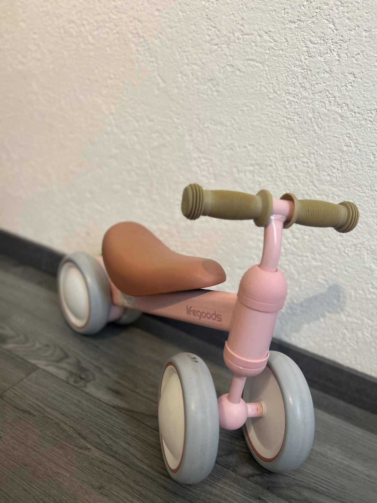 Roze Lifegoods kinderloopfiets, Ophalen of Verzenden, Zo goed als nieuw, Loopfiets