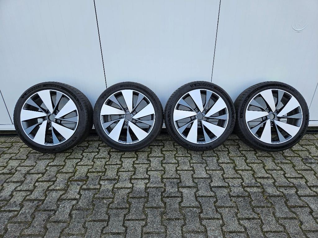 Originele Audi RS Aero 20" velgen + Michelin Pilot Sport, Auto-onderdelen, Banden en Velgen, Ophalen, Velg(en), Nieuw, 235 mm
