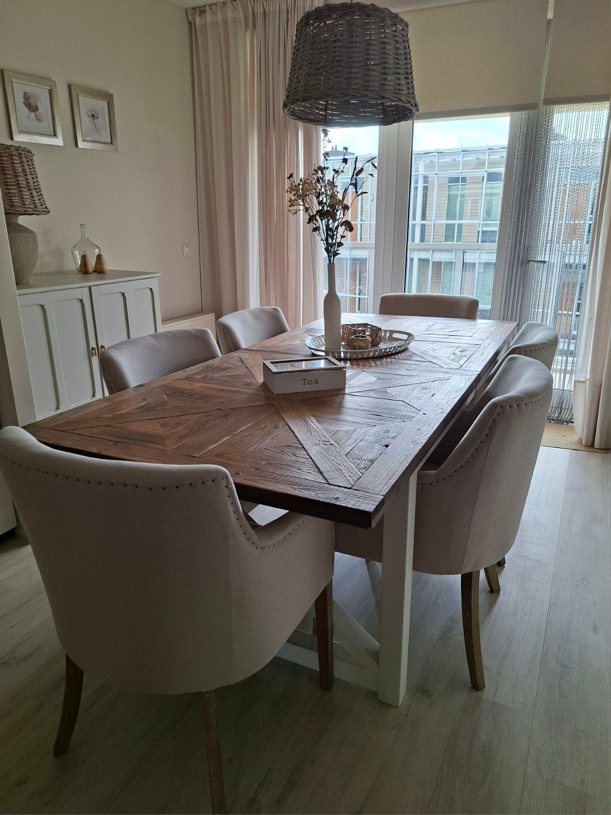 Eettafel te koop (zonder stoelen), Ophalen, Gebruikt, Landelijk, 4 tot 6 stoelen