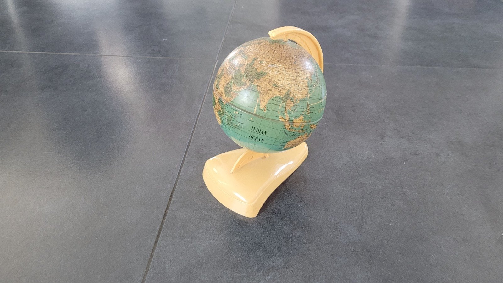 Vintage Wereldbol Made in Western Germany, Huis en Inrichting, Gebruikt, Kunststof, Draaibaar, Ophalen of Verzenden